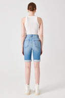 Slim Fit Bermuda Boy Kıvrılabilir Paça Orta İndigo Kadın Jean Şort