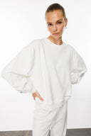 Oversize Fit Nakışlı Beyaz Kadın Sweatshirt / Eşofman üstü