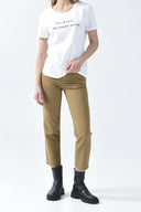 Slim Fit V Yaka Baskılı Beyaz Kadın T-shirt