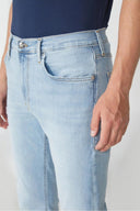 TIM Slim Tapered Fit Açık İndigo Erkek Jean Pantolon